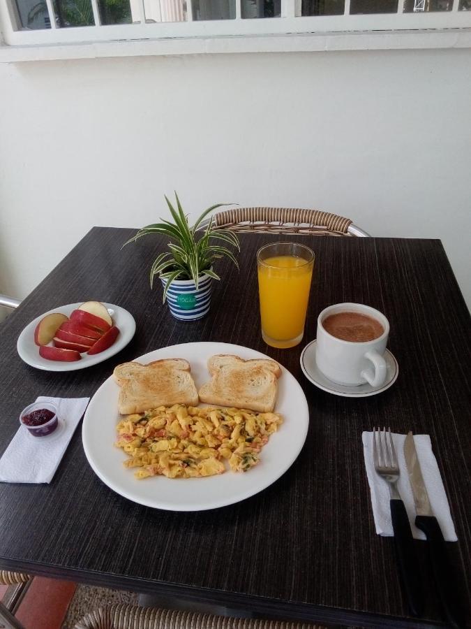 Hotel Maceo Melgar Ngoại thất bức ảnh