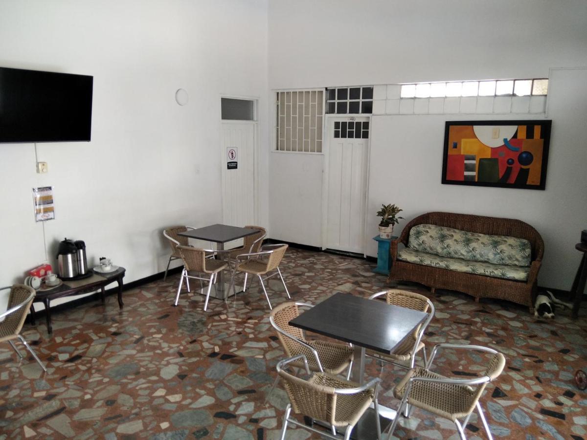 Hotel Maceo Melgar Ngoại thất bức ảnh