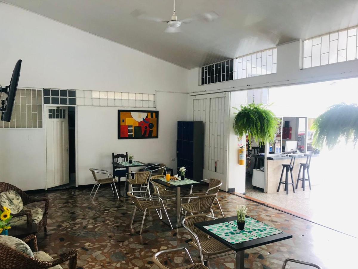 Hotel Maceo Melgar Ngoại thất bức ảnh