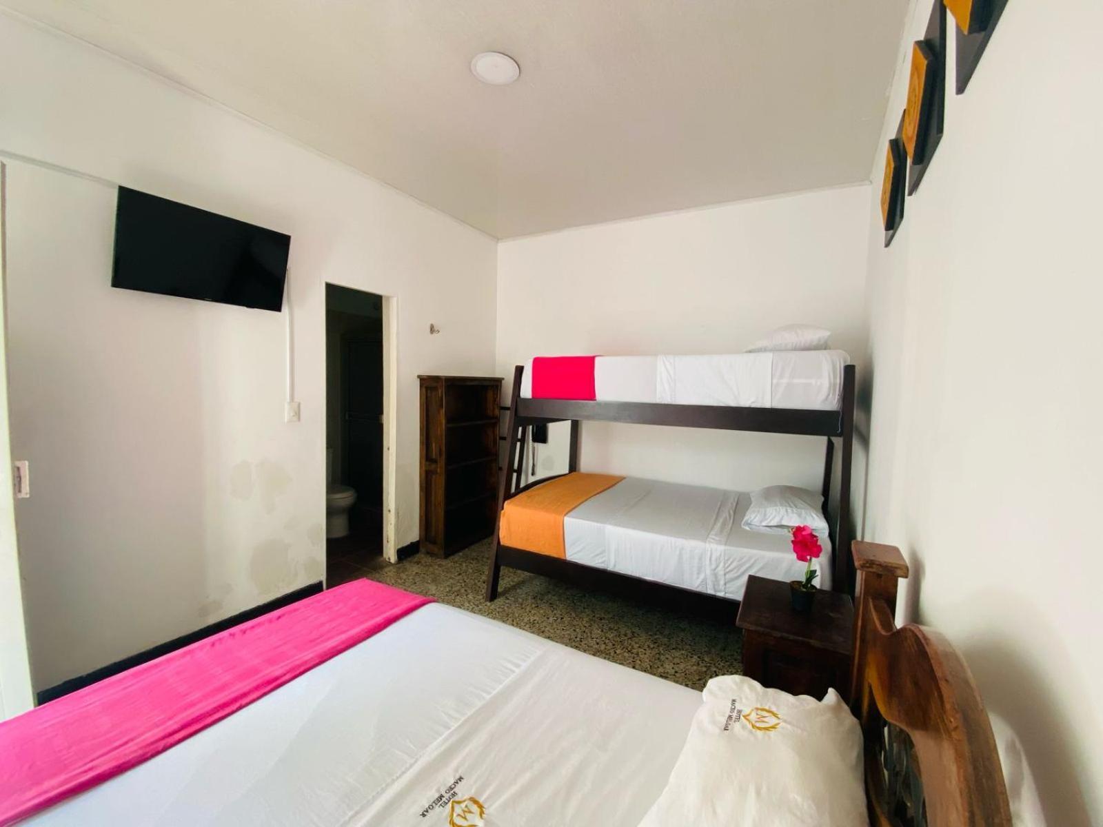 Hotel Maceo Melgar Ngoại thất bức ảnh